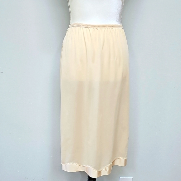 Vintage Vanity Fair Cream Midi Half Slip Undergarment - Picture 1 of 7